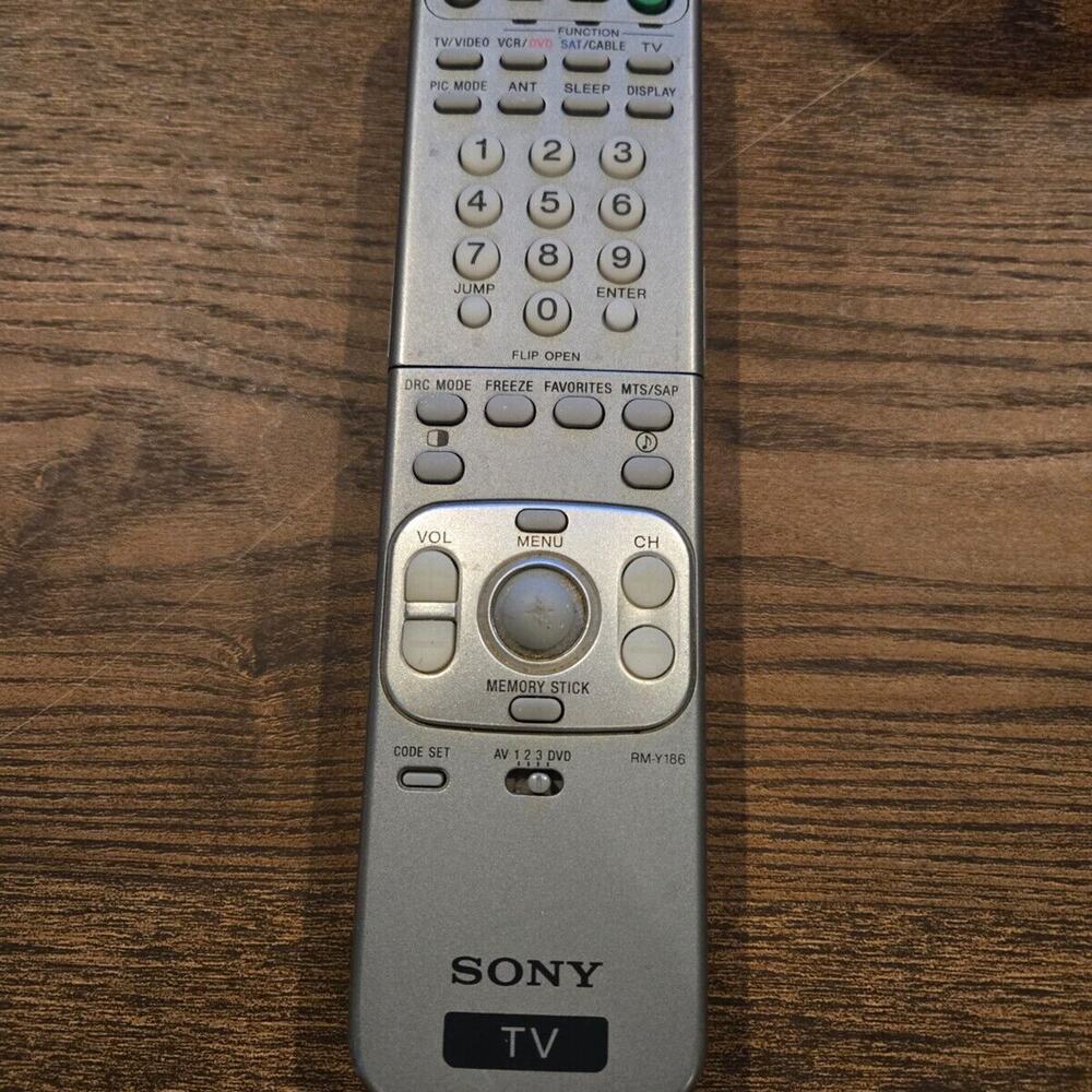 SONY REMOTE RM-Y18 clean TV Controller